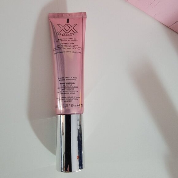 XX REVOLUTION GLOW FIXX GLOW ALL DAY PRIMER Universal Color - Picture 6 of 13